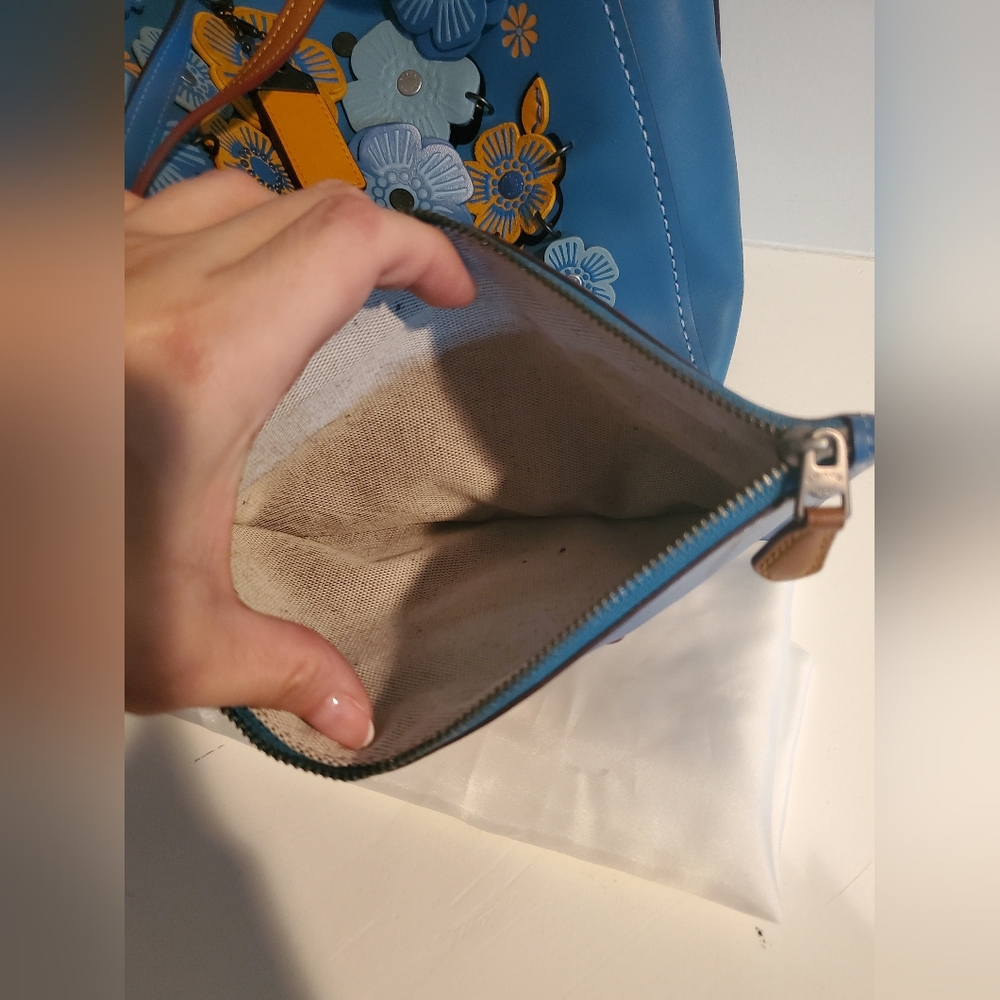 Coach ROGUE TOTE WITH BLUE LINKED TEA ROSE IN BLACK COPPER/RIVER - Picture 12 of 15